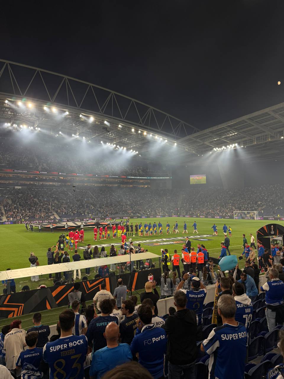 Cérémonie d'avant-match à l'Estádio do Dragão